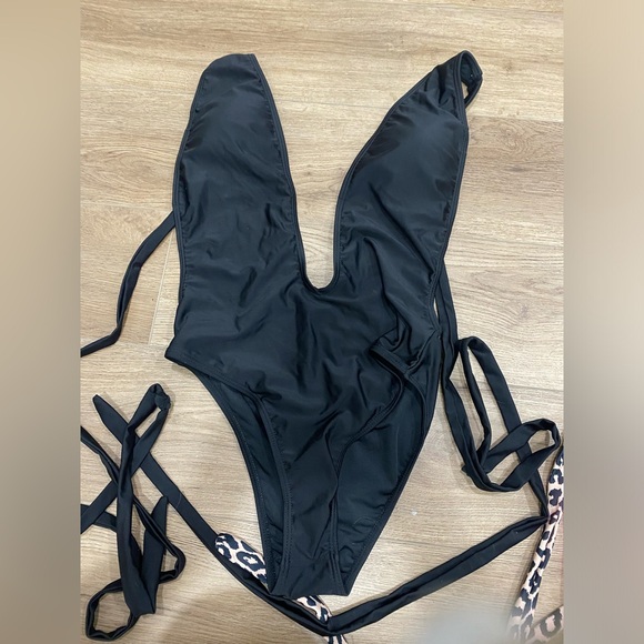 Nwt Plunge one piece Womens bathing suits with ties - set of 2 - Picture 2 of 7